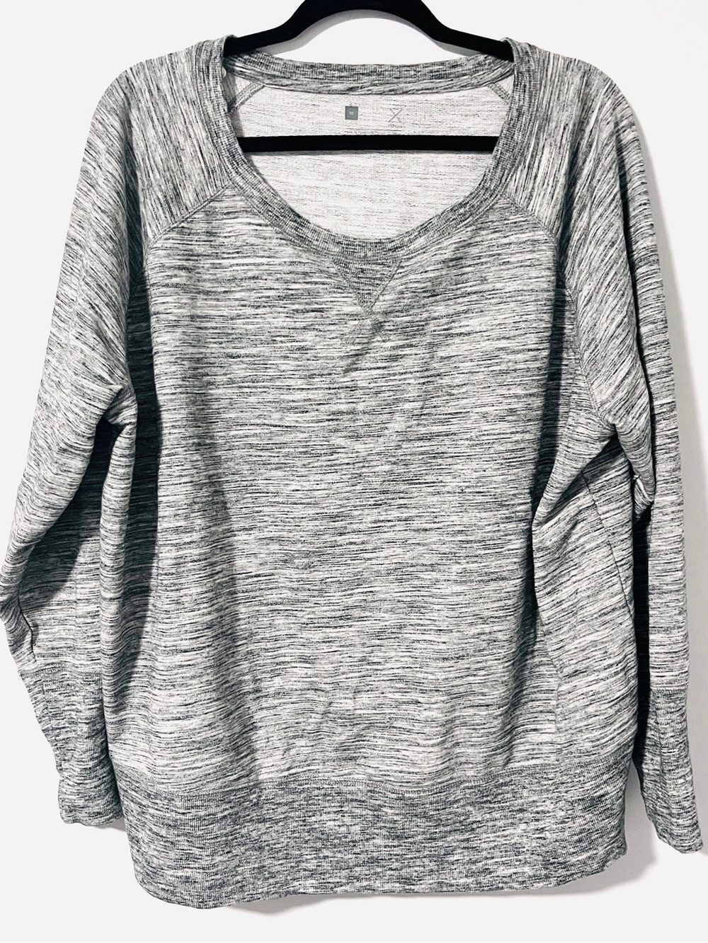 Classic Women's Grey Marled Pullover Sweater